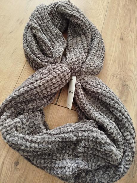 Sivý pletený tunel šál,