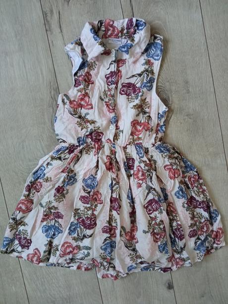 Dievčenské kvetované šaty (7-8 r.), 122