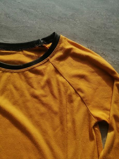 Vajíčkovožlté šaty vs, s