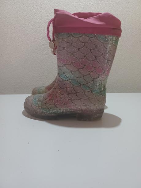 Dievčenské gumáky, 29