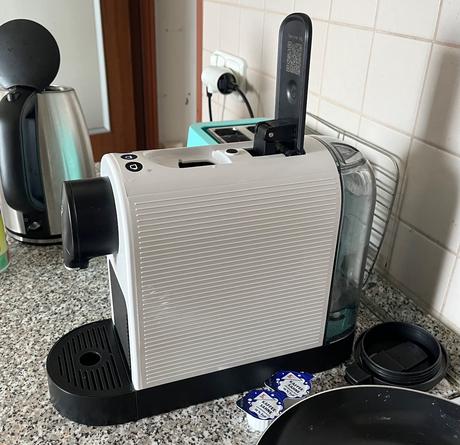 Caffisimo pure+ kapsulový kávovar tchibo,