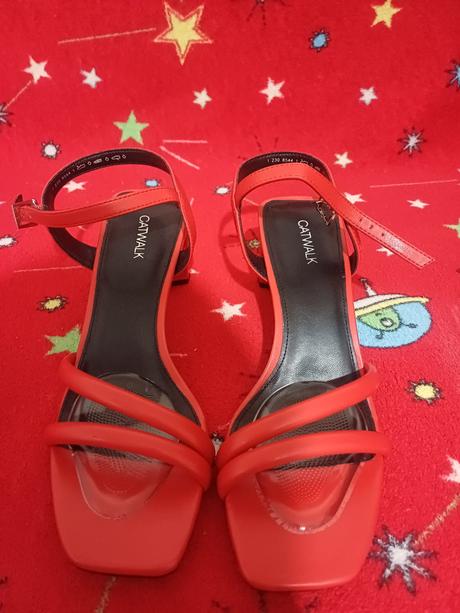 Červené sandálky, 40