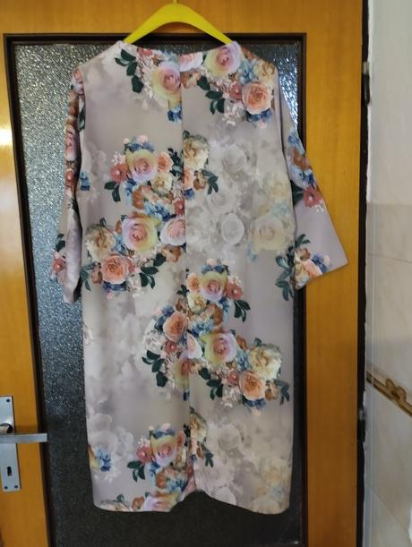 Sviatočné šaty, 46