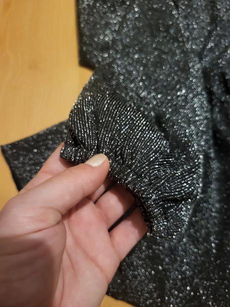 Krásny veľmi ligotavy top, 