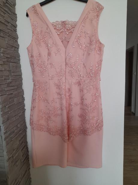 Spolocenske saty, 42