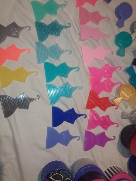 Lol doplnky vesiaky,