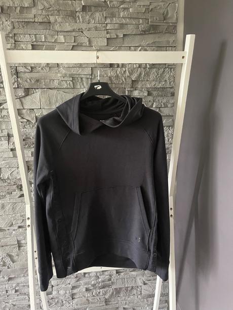 Under armour v.s, under armour,s