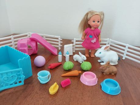 Bábika so zajačikmi, 