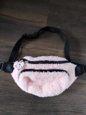 Crossbody ľadvinka, reserved