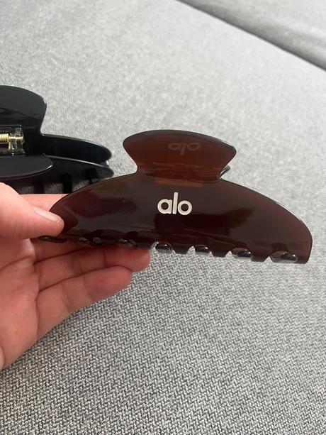 Štipce do vlasov alo yoga, 