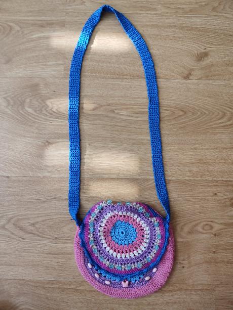 Háčkovaná kabelka, 