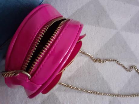 Detska ruzovofialova kabelka so zlatym kvetom, 