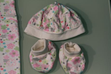 Dupačky s čiapočkou a capačkami, 0-3 m., ako nové, little bundle,62