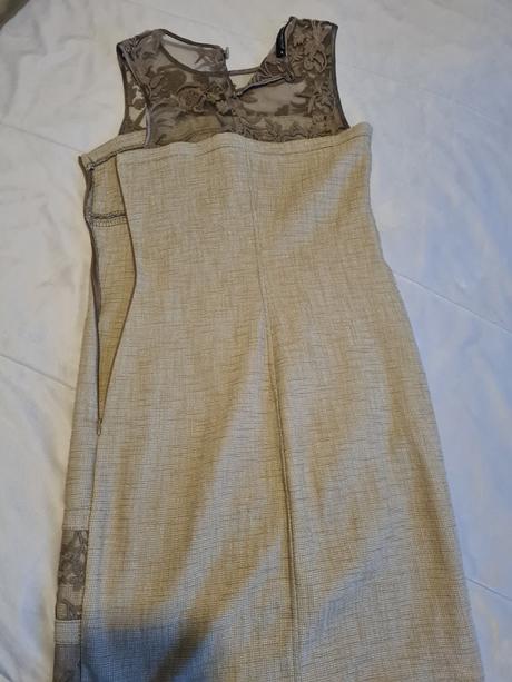 Nádherné šaty s krásnou čipkou s, s