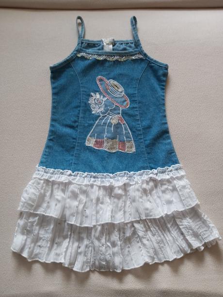 Dievčenské šaty č.104, 104