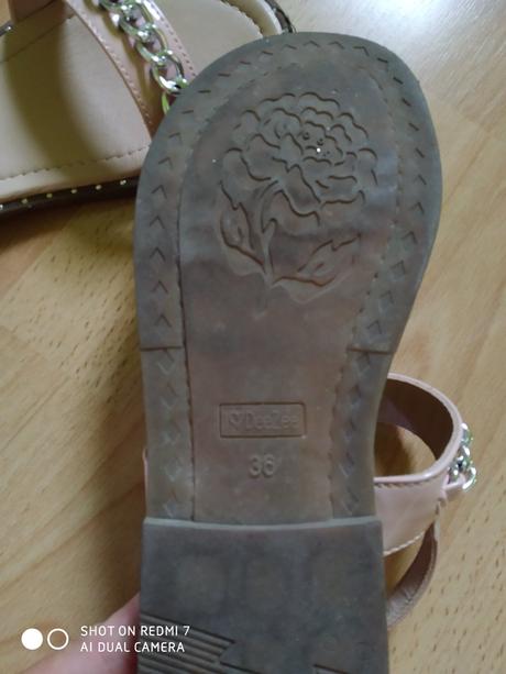 Sandálky, 36