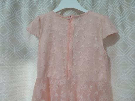 Marhuľové šaty, 128