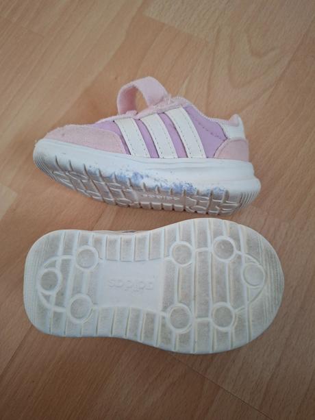 Predam detske boty, adidas,19