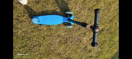 Kolobezka rider, blikajuce kolieska, 