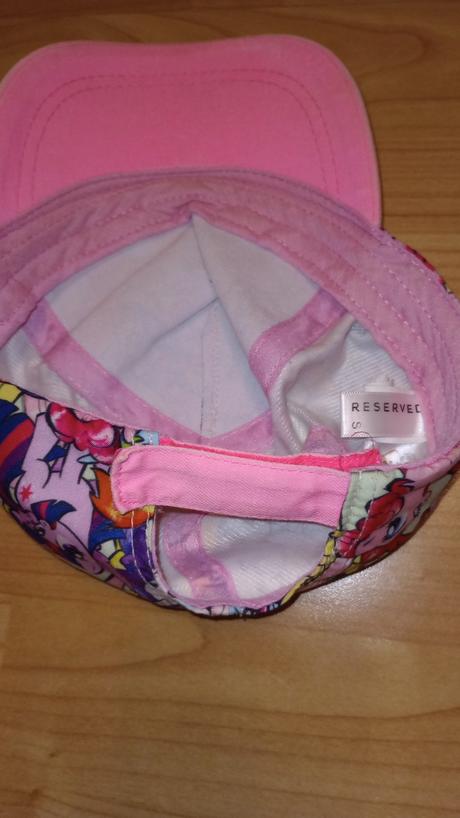 Darujem šiltovku, reserved,110