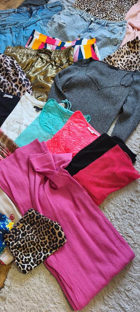 Balík dámskeho oblečenia, m