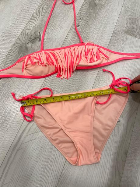 Dvojdielne krikľavé plavky so strapcamk, xs