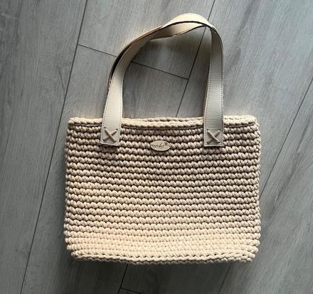 Béžová pletena kabelka, 