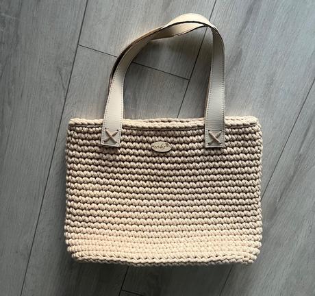 Béžová pletena kabelka, 