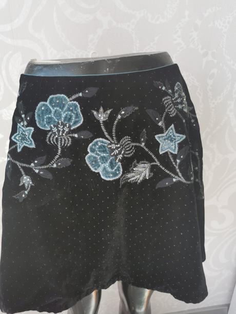 Zamatová sukňa l, l