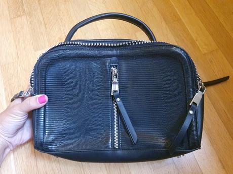 Čierna kabelka, reserved