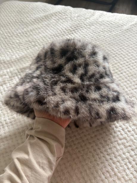 Chlpatý vzorovaný klobúk, 