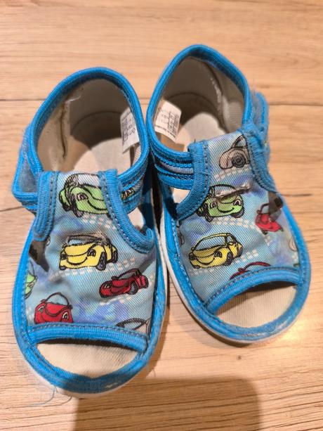 Papučky 21 a 22, 21