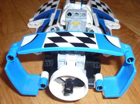 Lego technic 42045 závodná loď, 