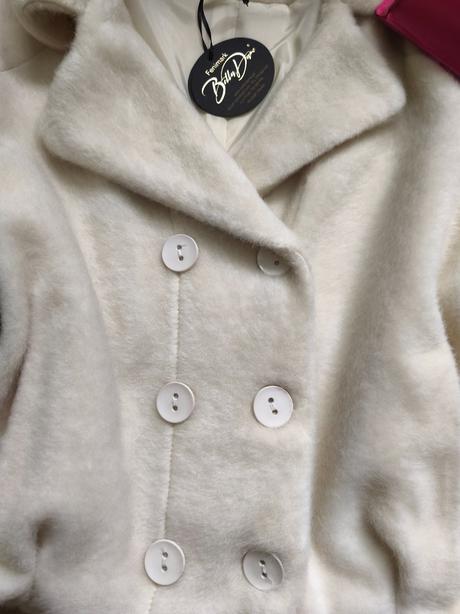 Krásny nadčasový kabát značky bella dame, 