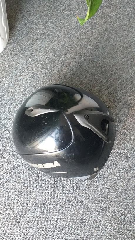 Leskla prilba carrera, xs