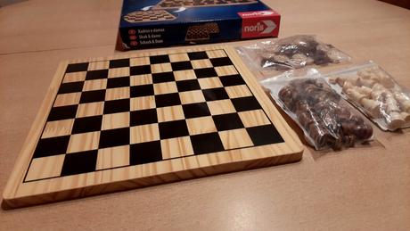 Predám drevené šachy + dáma   deluxe, 