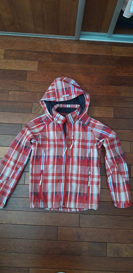 Prechodná bundička, 152