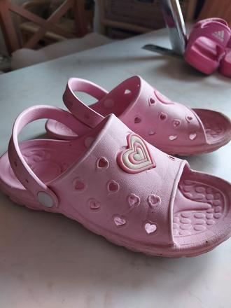 Gumové šľapky č 33, 33