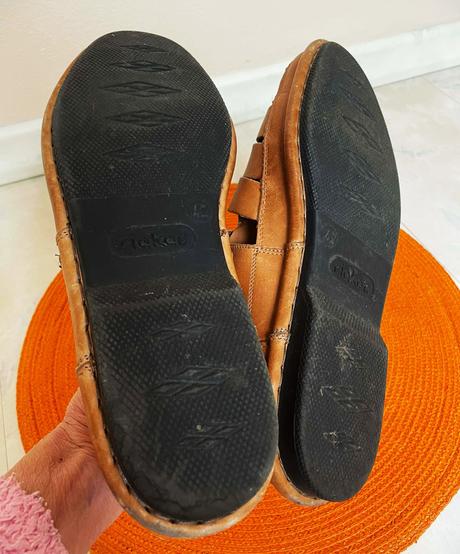 Celokožené sandále, rieker,42