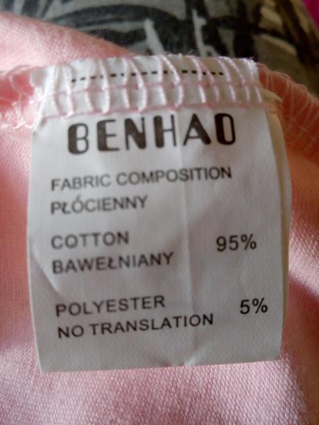 Ružové tričko s kapucňou, 152