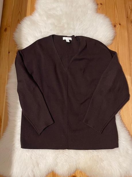 Hnedy svetrik s veckovym vystrihom, h&m,m