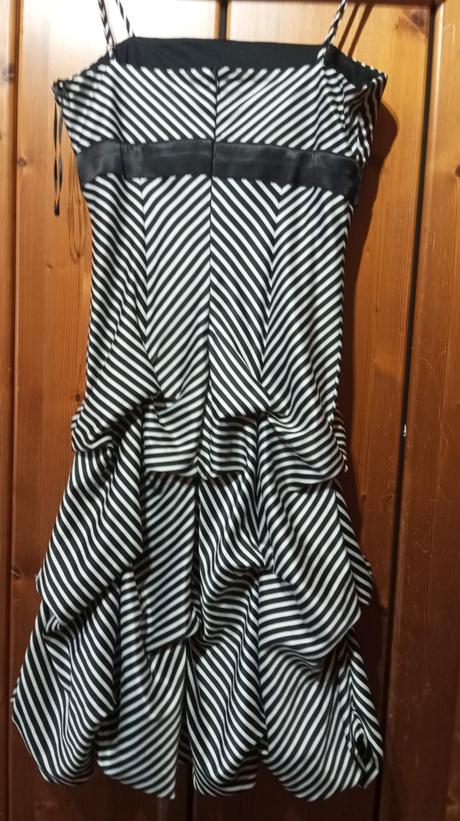 Príležitostné šaty, s