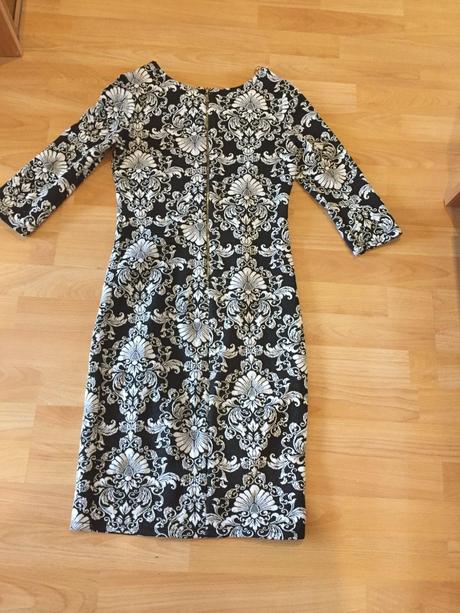 Krasne kvetovane saty, s