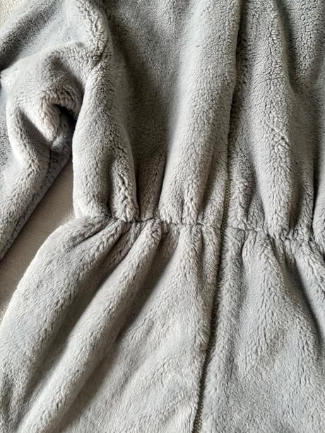 Dámsky hebký kožuch s kapucňou, xs