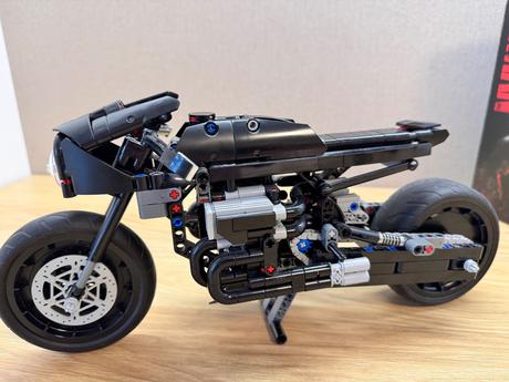 Lego technic batcycle 42155, 