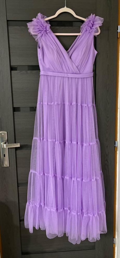 Fialové tylové šaty, s