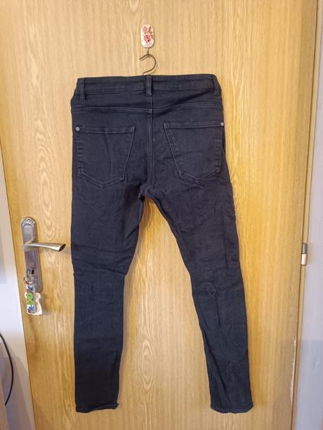 Divided (h&m) - čierne skinny rifle s trhaním, h&m,28