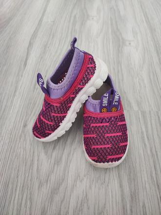 Slip on, 23