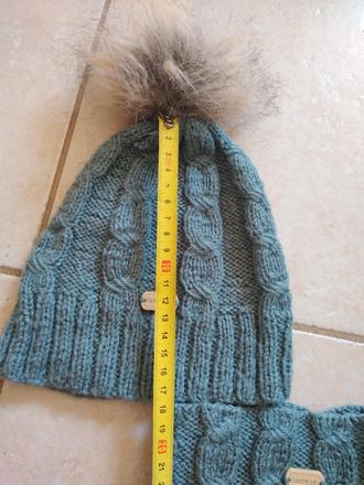 Set čiapka a nákrčník, 74