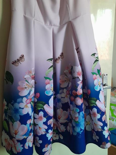 Šaty, 42